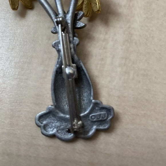 Vintage Signed JJ Jonette Brooch - Picture 3 of 3